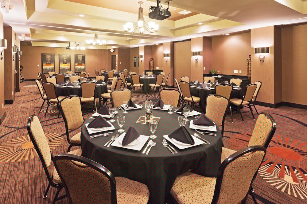 holiday inn hotel and suites tulsa south by ihg