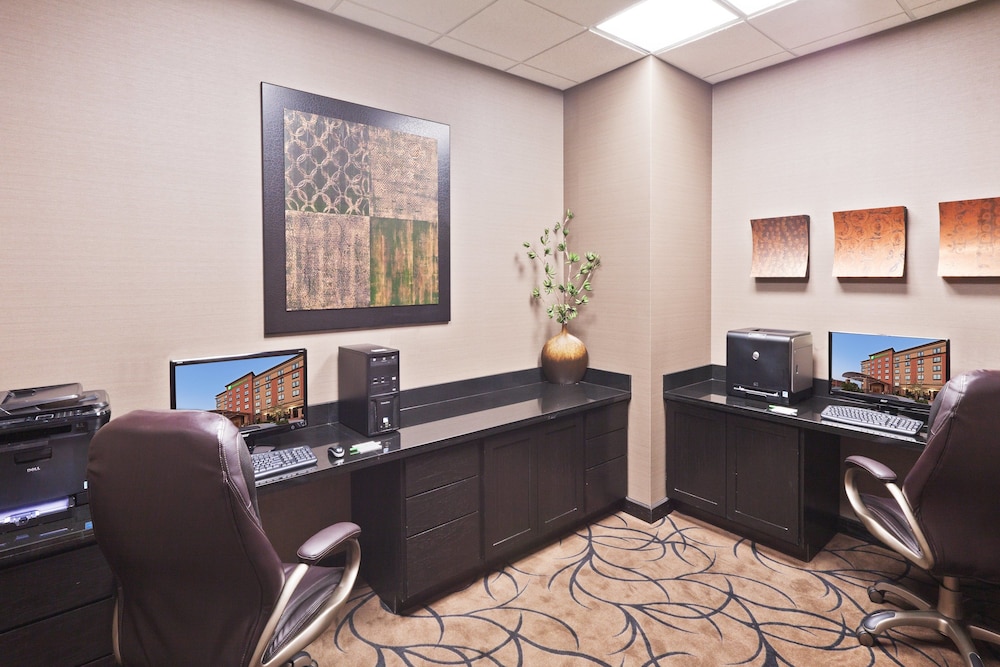 holiday inn hotel and suites tulsa south by ihg