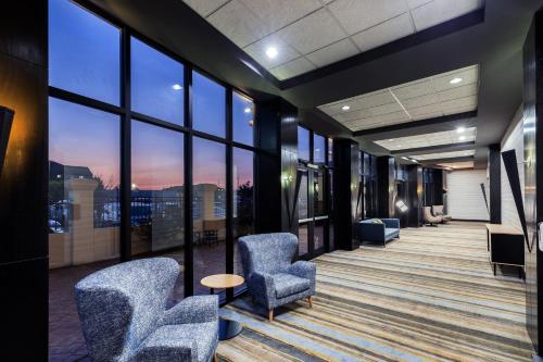holiday inn hotel and suites tulsa south by ihg