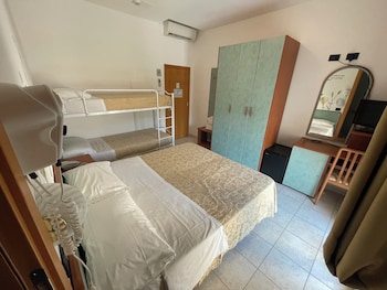 hotel marina