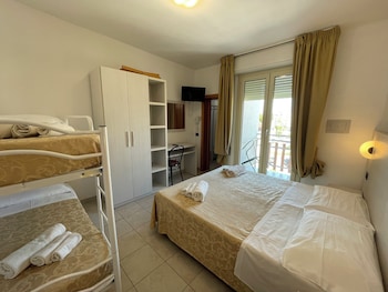 hotel marina