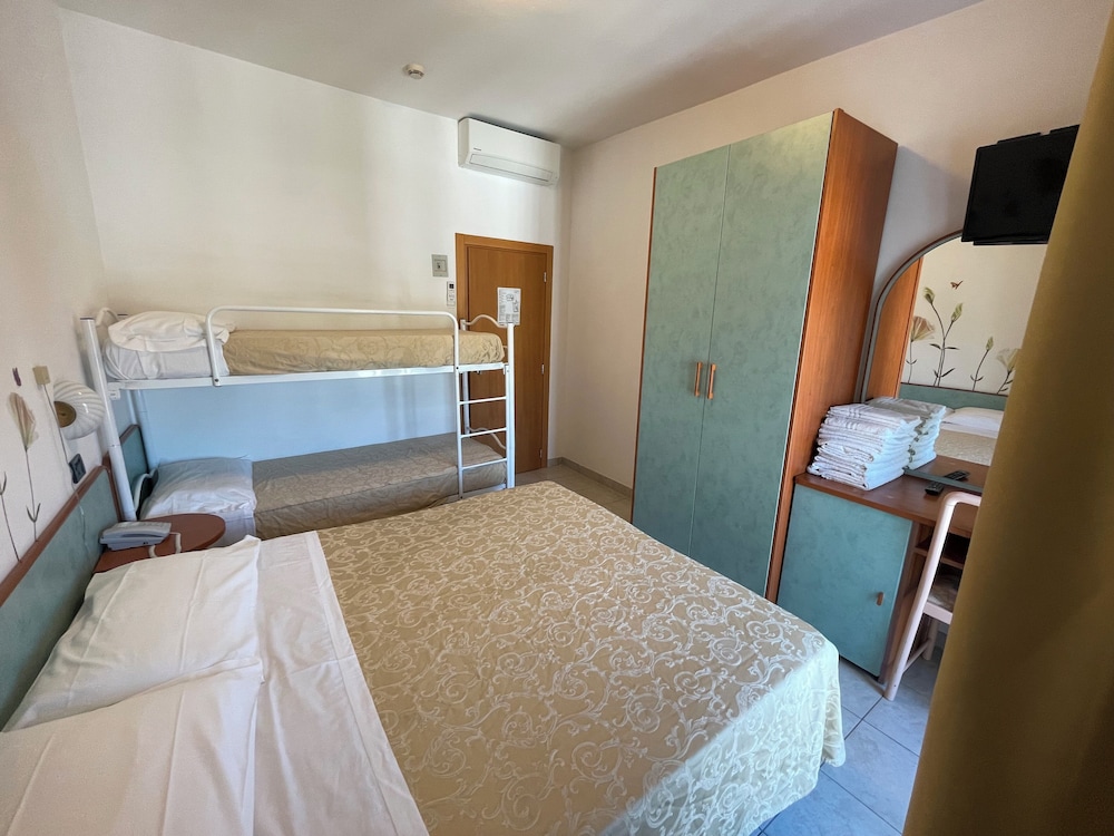 hotel marina
