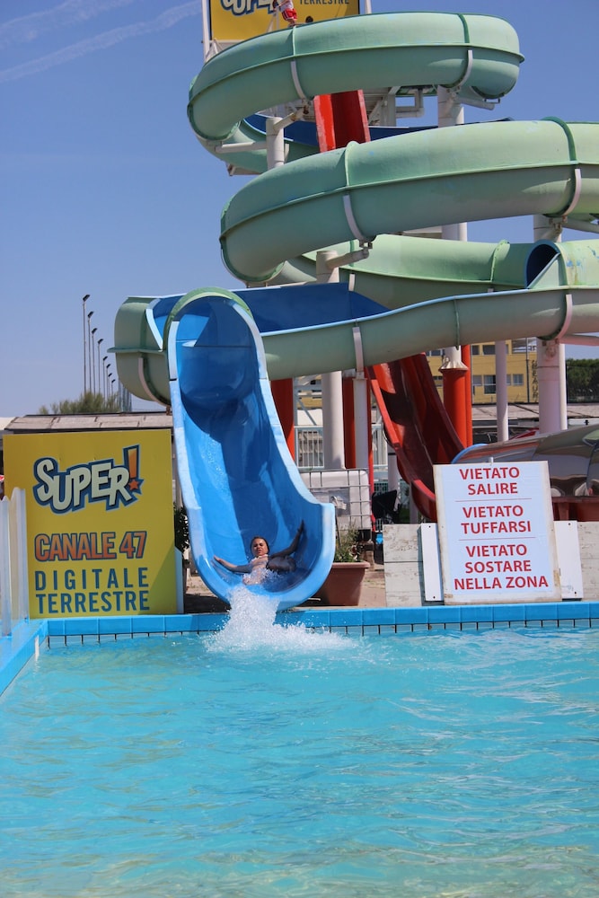 hotel marina