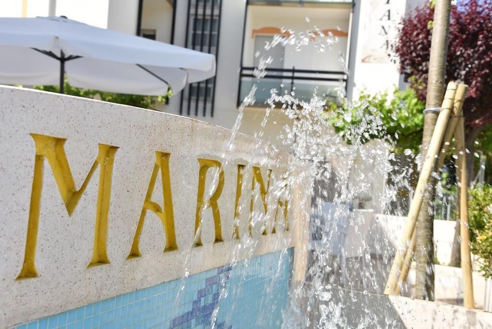 hotel marina