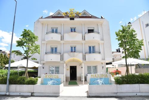 hotel marina