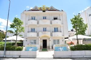 hotel marina