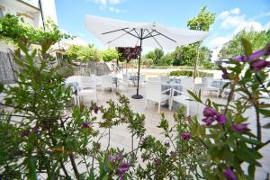 hotel marina