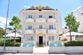 hotel marina