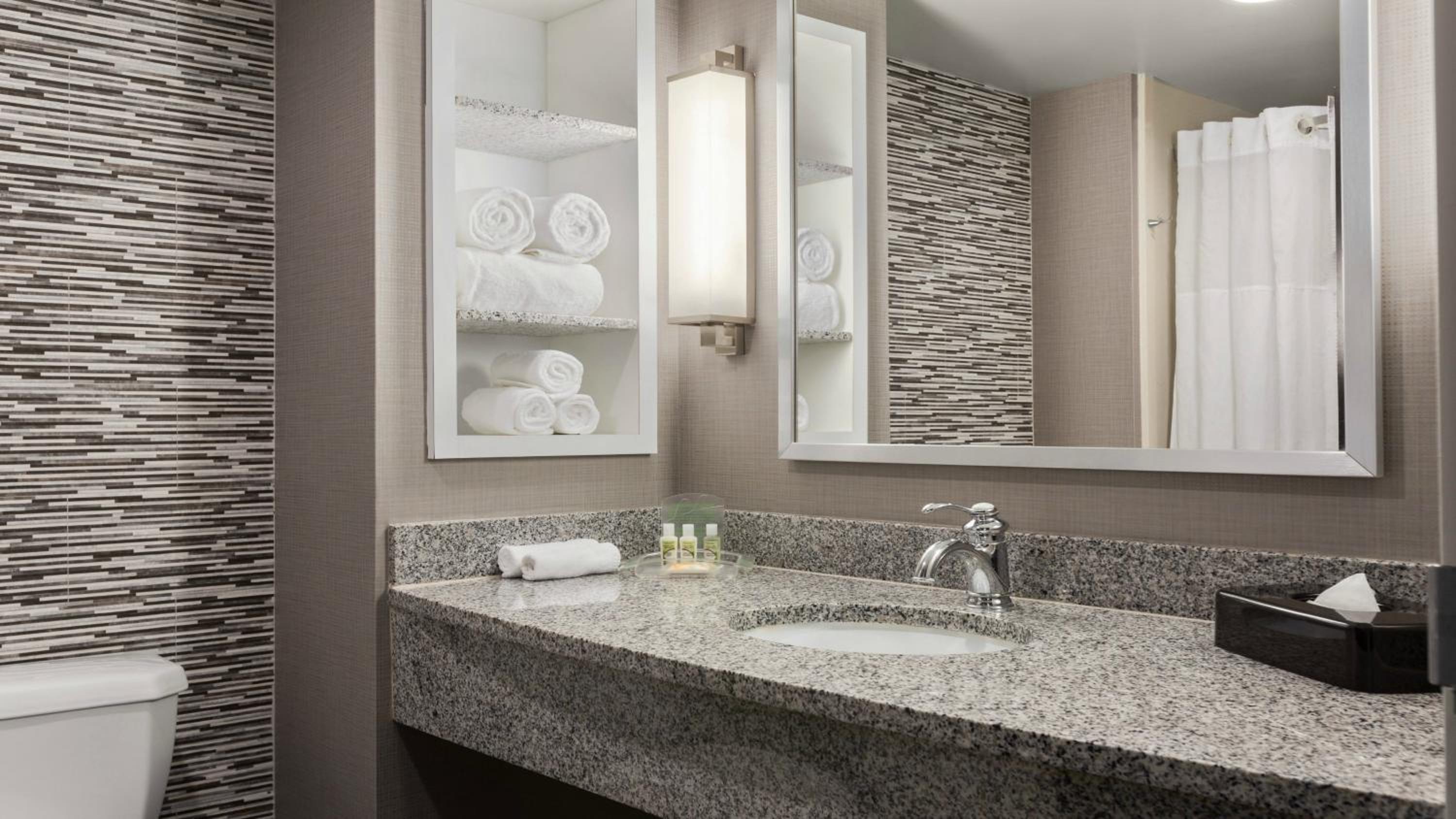 holiday inn hotel and suites williamsburg historic gateway by ihg