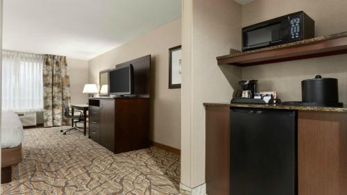 holiday inn hotel and suites williamsburg historic gateway by ihg