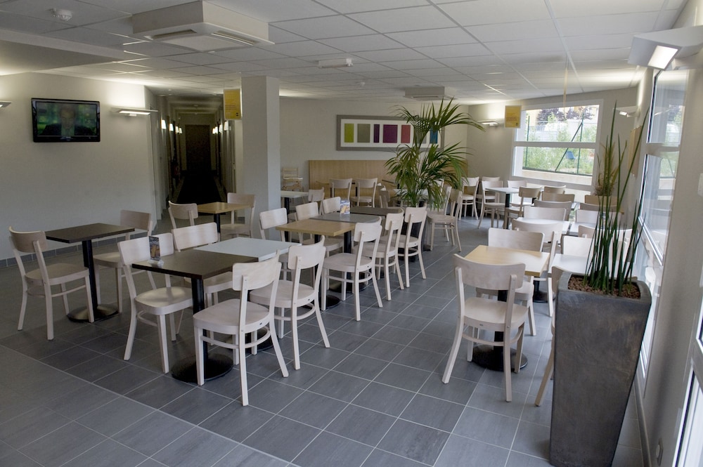 B&B Hotel Aix-En-Provence Le Tholonet,Bouches-Du-Rhône>>Aix-En-Provence,2 star