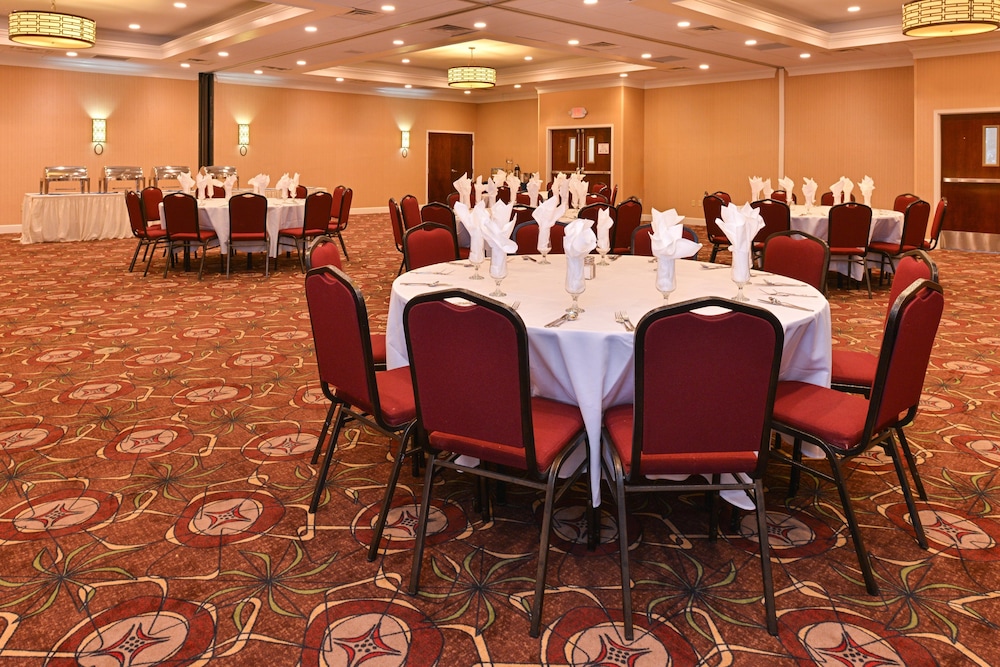 holiday inn new london mystic area by ihg