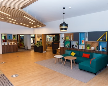holiday inn newport by ihg