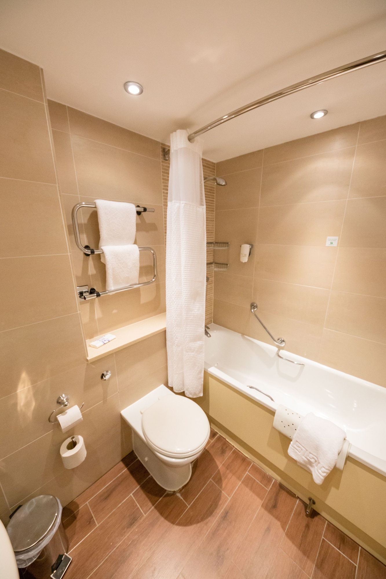 holiday inn newport by ihg