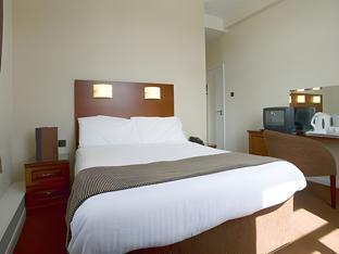 the orchard park hotel