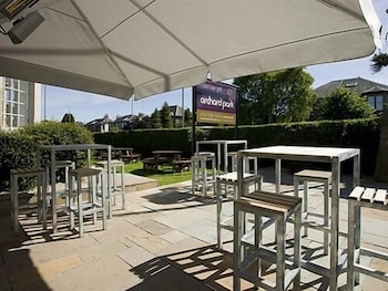 the orchard park hotel
