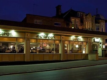 the orchard park hotel