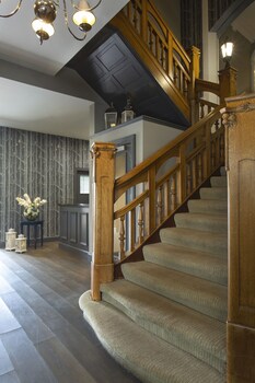 the orchard park hotel