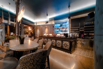 xenon inn
