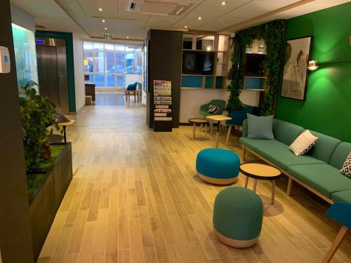 holiday inn paris montmartre by ihg