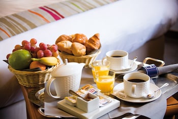 holiday inn paris montmartre by ihg
