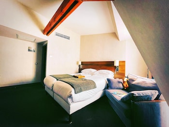 holiday inn paris montmartre by ihg