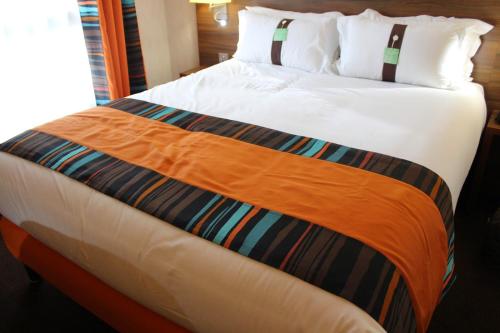 Holiday Inn Paris - Montmartre By Ihg,Montmartre>>Gare Du Nord,4 star
