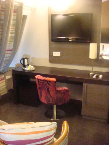 Holiday Inn Paris - Montmartre By Ihg,Montmartre>>Gare Du Nord,4 star