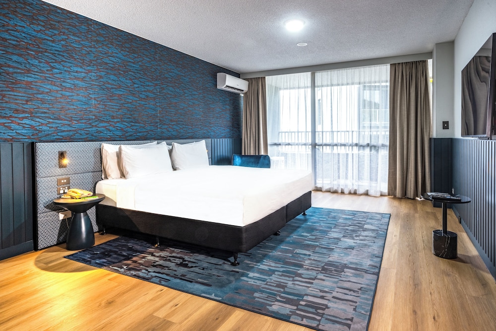holiday inn port moresby by ihg