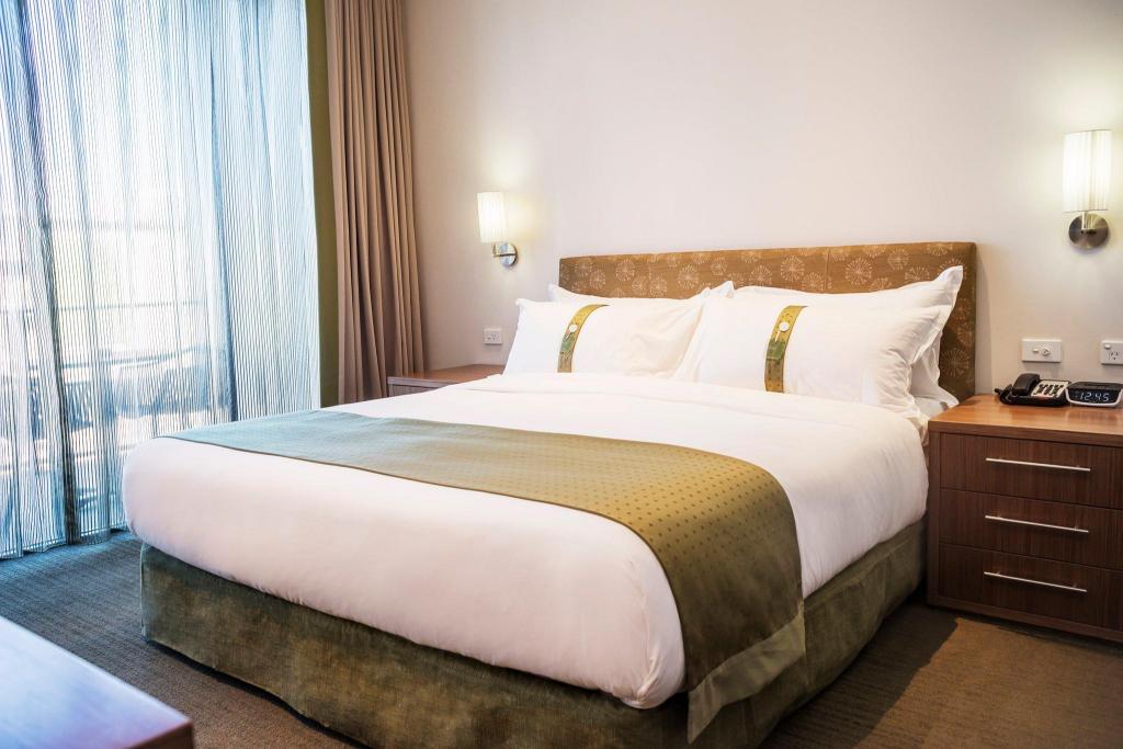 holiday inn port moresby by ihg