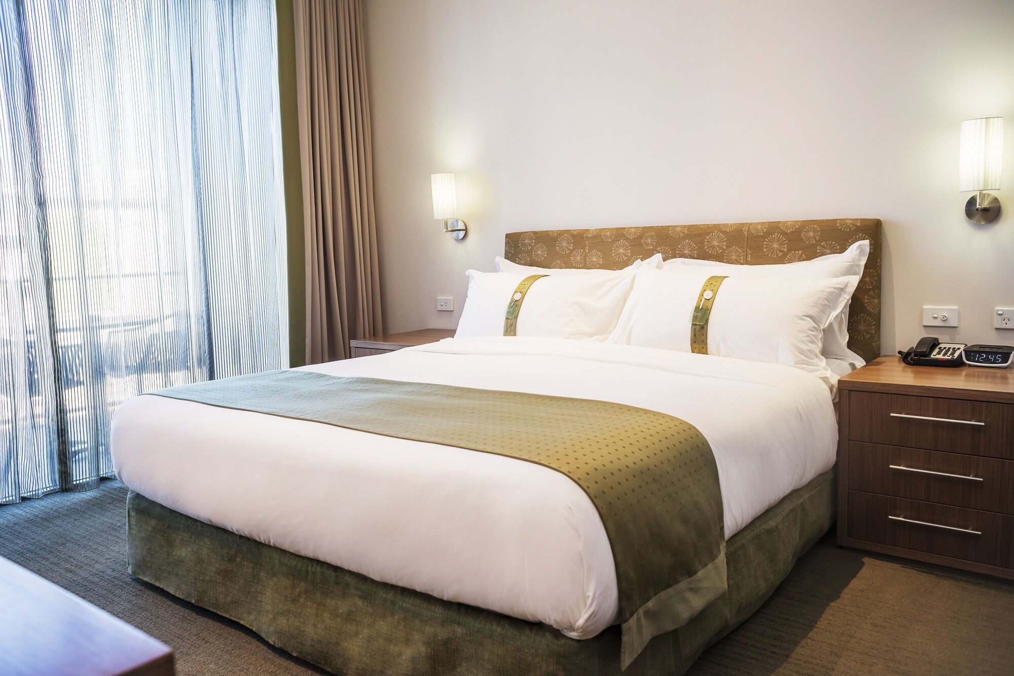 holiday inn port moresby by ihg