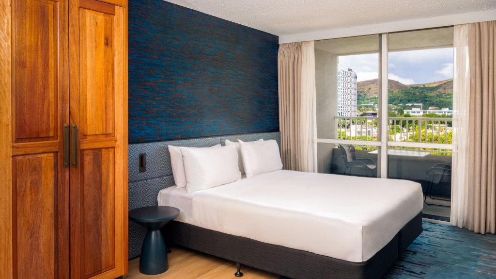 holiday inn port moresby by ihg