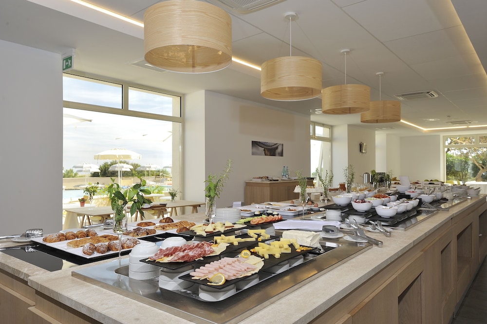 hotel club torre salinas adults only