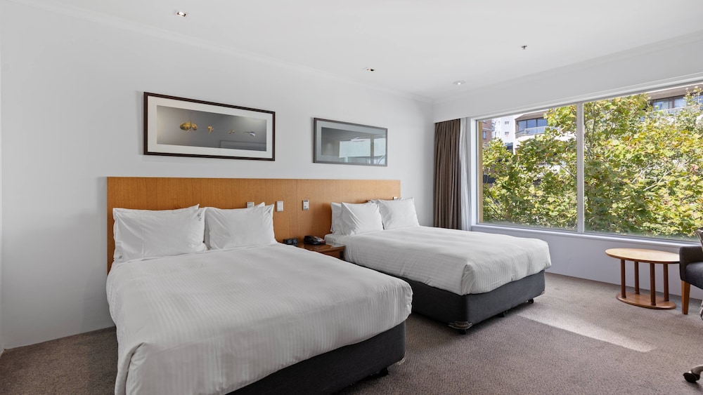 holiday inn sydney potts point by ihg