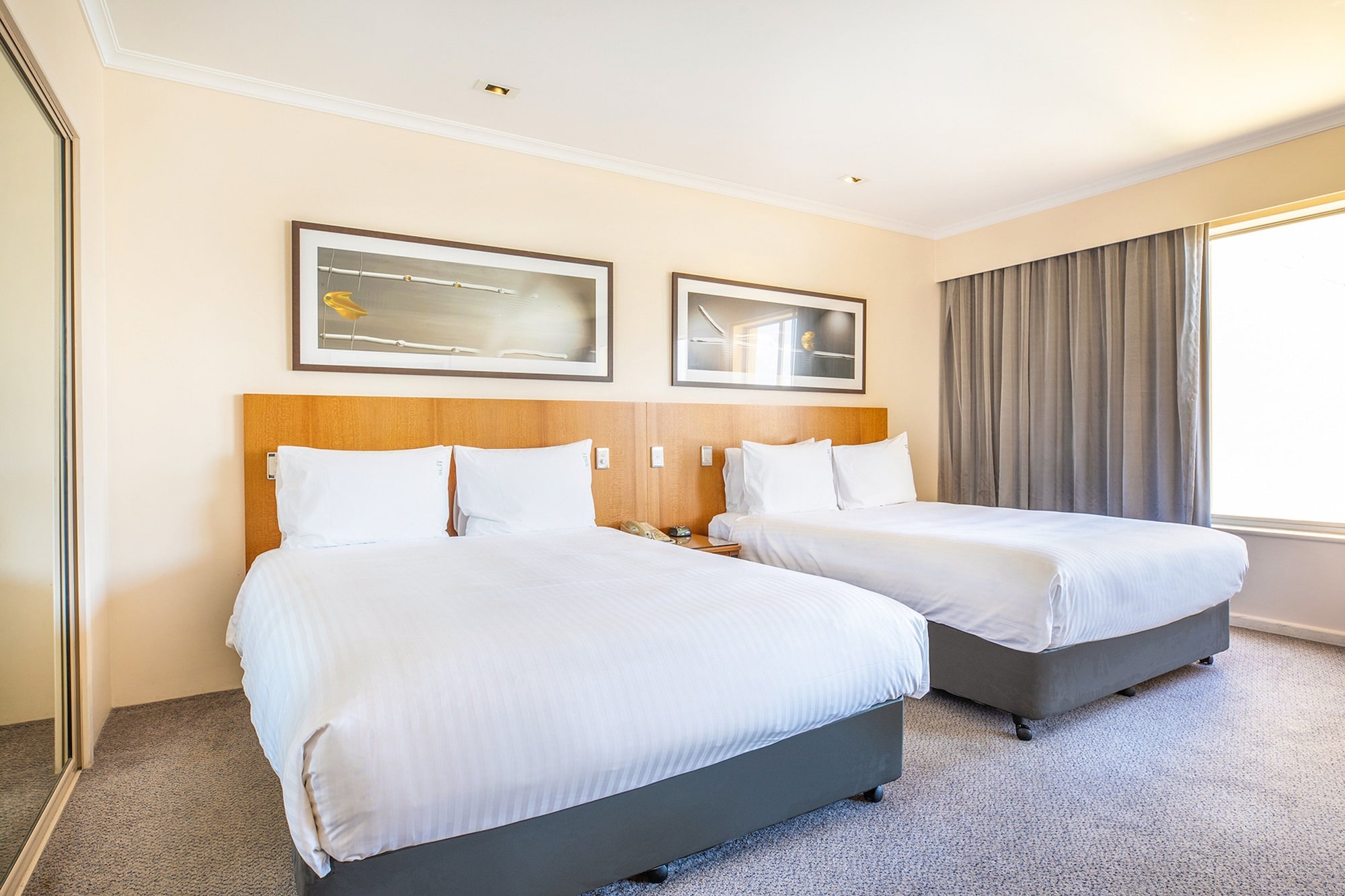holiday inn sydney potts point by ihg