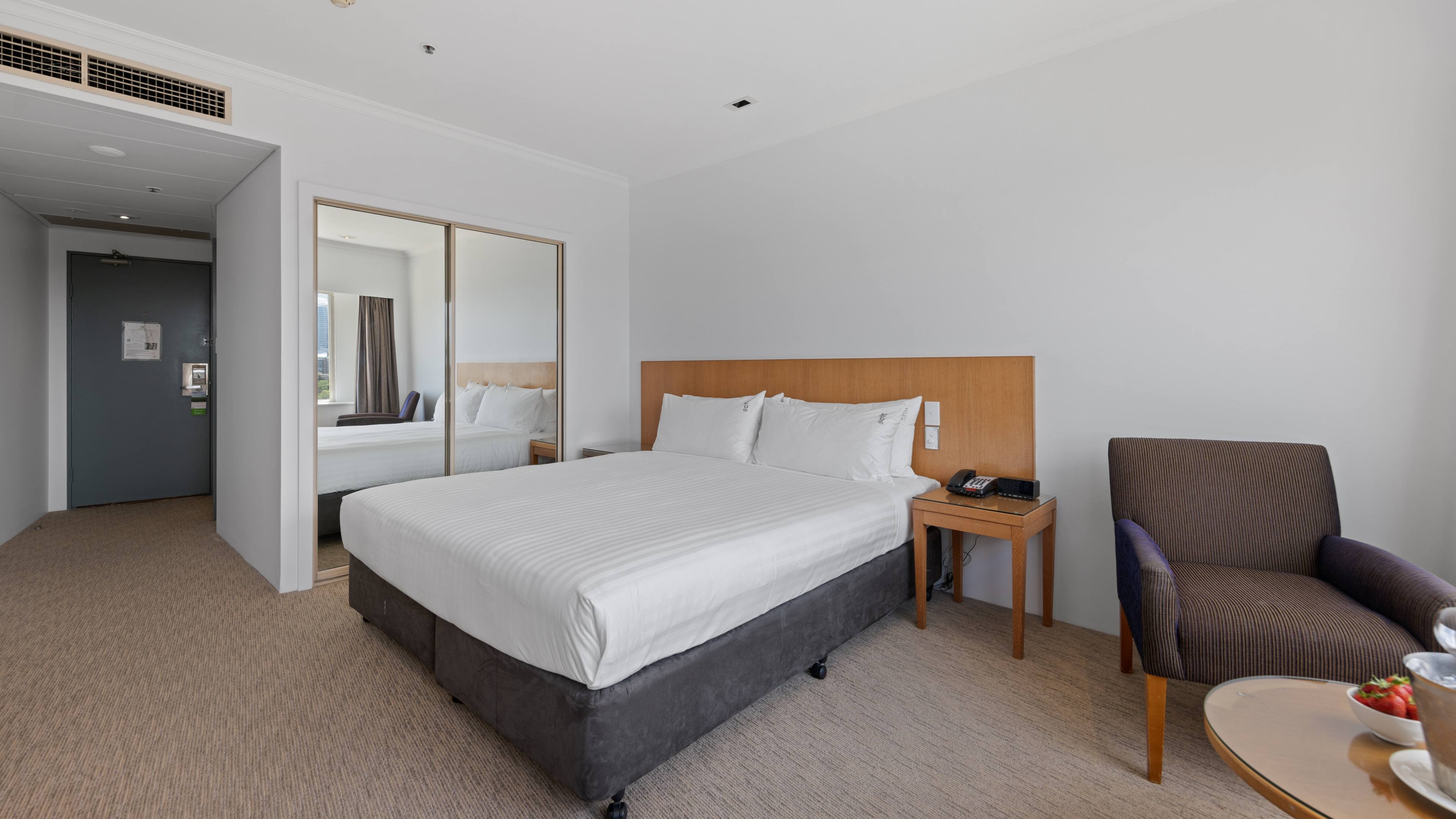 holiday inn sydney potts point by ihg
