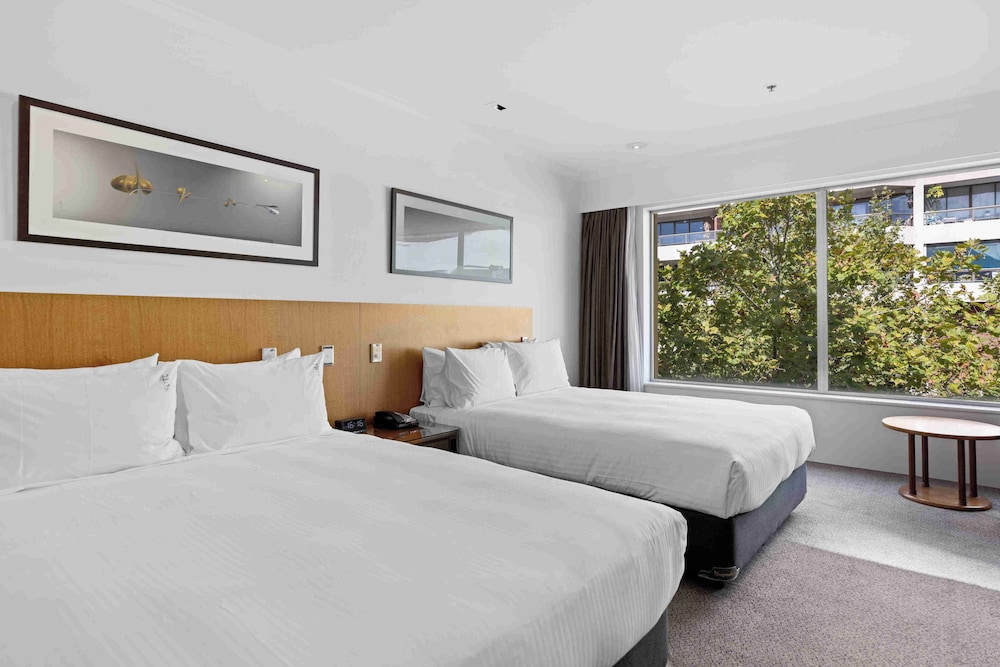 holiday inn sydney potts point by ihg