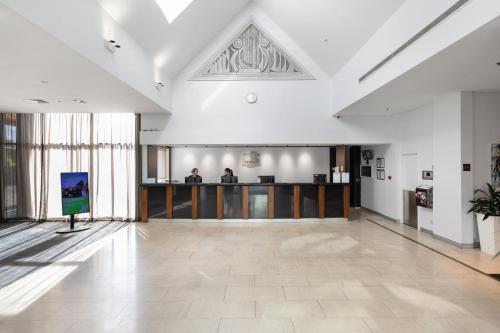 holiday inn sydney potts point by ihg