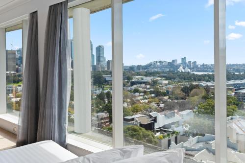 holiday inn sydney potts point by ihg
