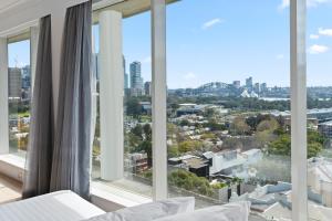 holiday inn sydney potts point by ihg