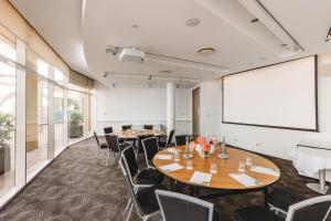 holiday inn sydney potts point by ihg