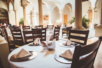 Hotel Parador De Alcalá Oaxaca,Basilica Of Our Lady Of Solitude>>Oaxaca,4 star