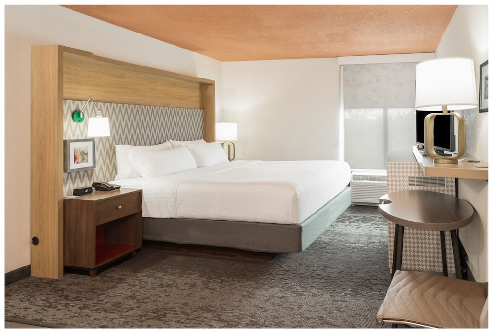holiday inn roanoke valley view by ihg