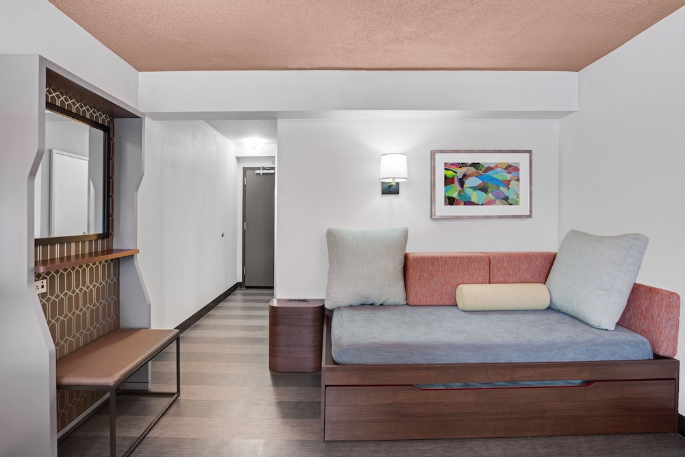 holiday inn roanoke valley view by ihg