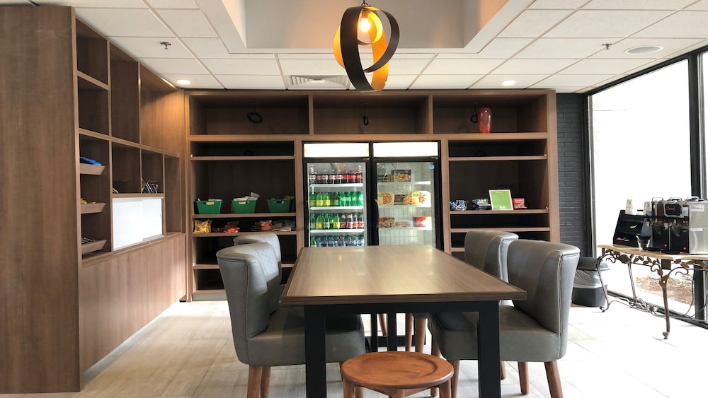 holiday inn roanoke valley view by ihg