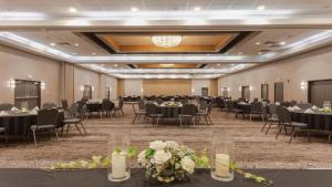 holiday inn roanoke valley view by ihg