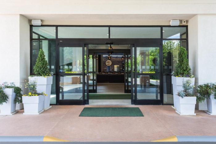 holiday inn roanoke valley view by ihg