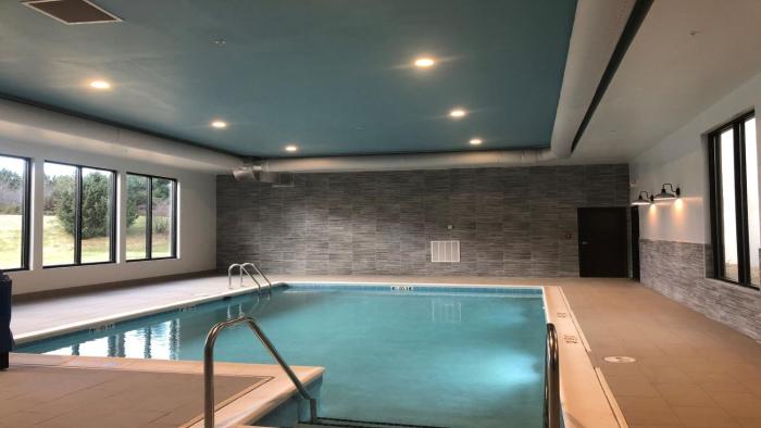 holiday inn roanoke valley view by ihg