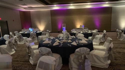 holiday inn roanoke valley view by ihg