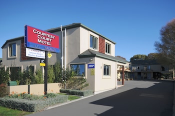 courtesy court motel